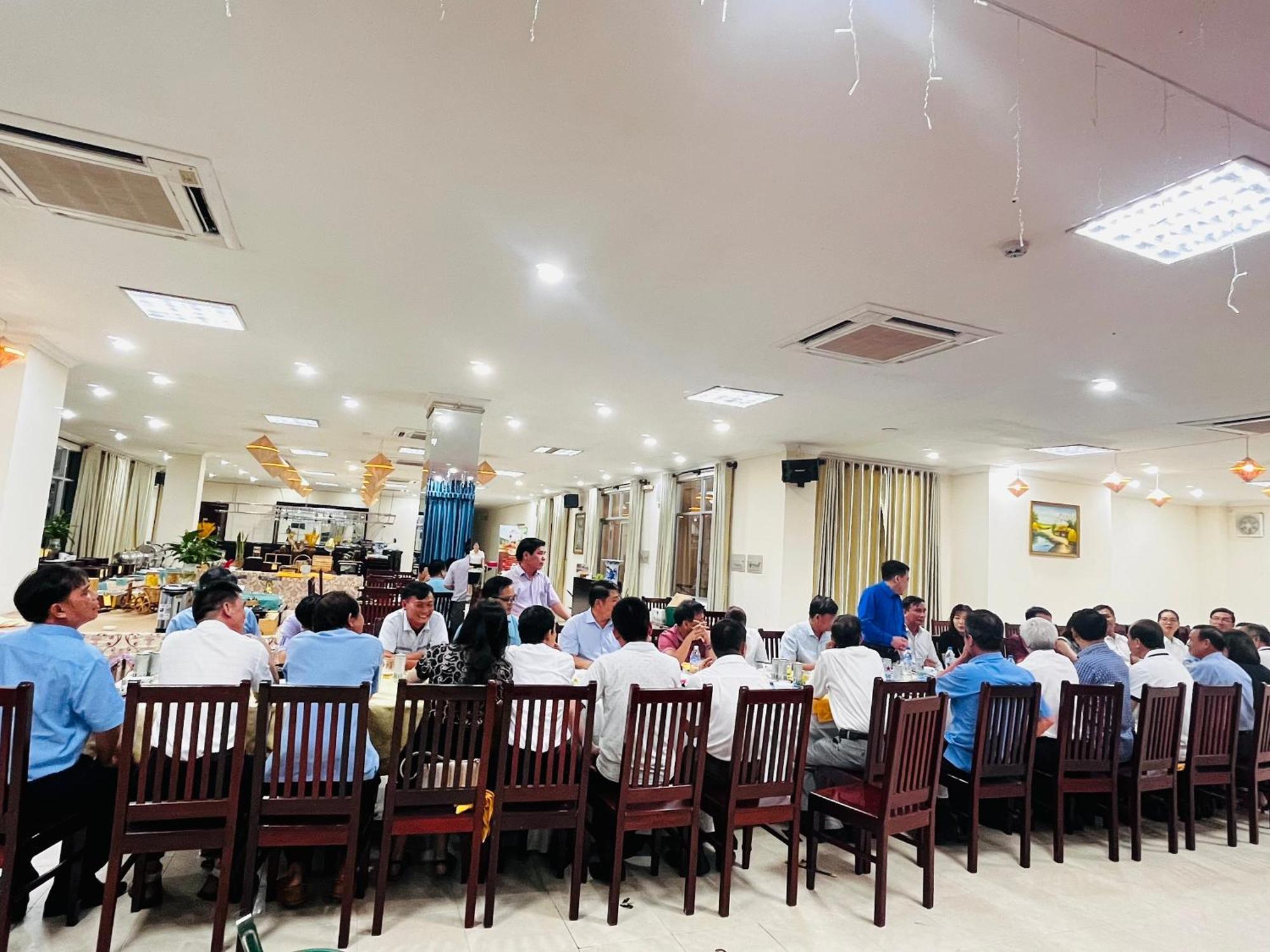 מלון Khach San Hung Vuong קוואנג נגאי מראה חיצוני תמונה
