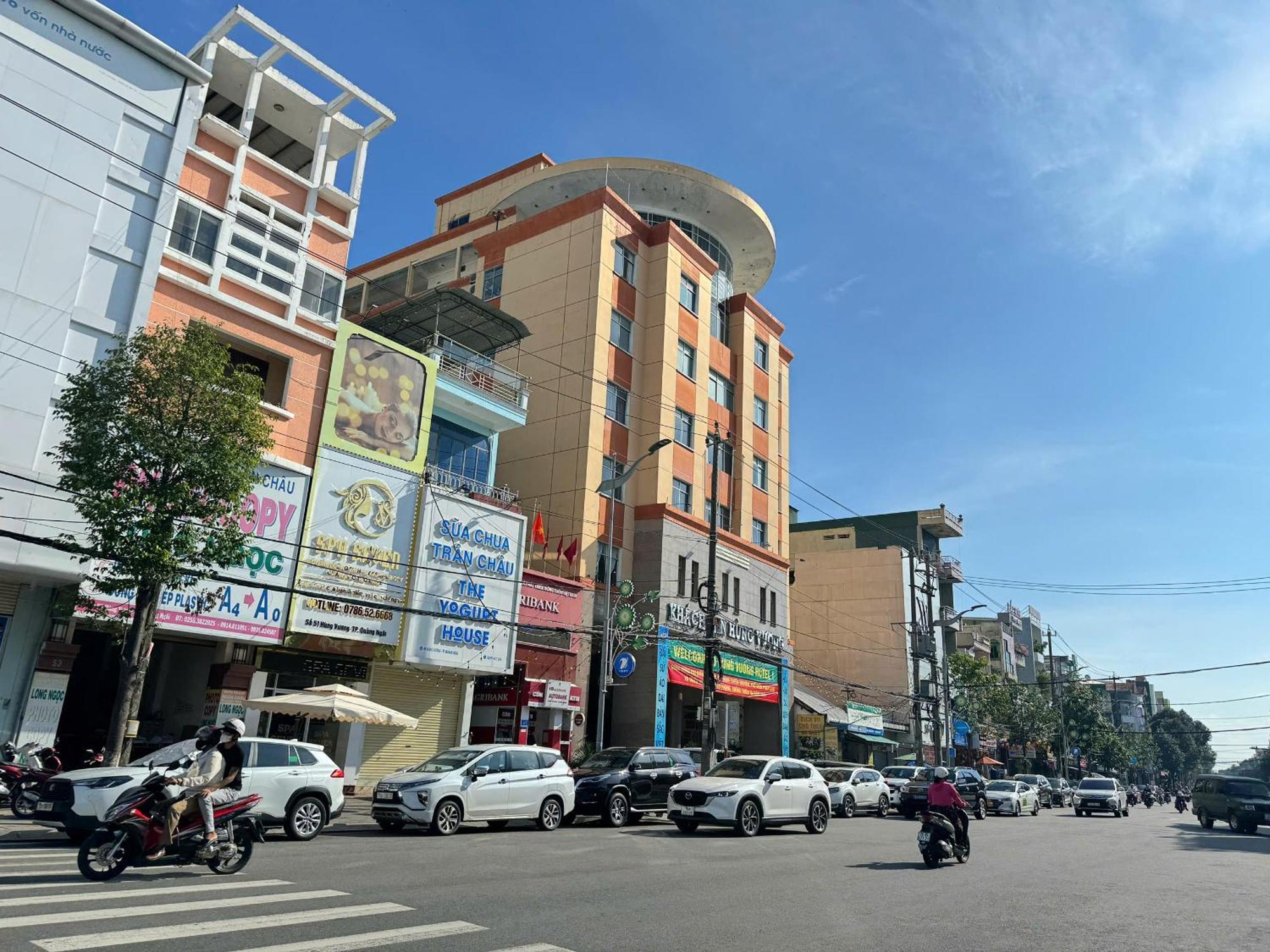 מלון Khach San Hung Vuong קוואנג נגאי מראה חיצוני תמונה